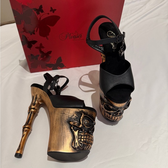 Gold light up skull heels - Picture 2 of 3